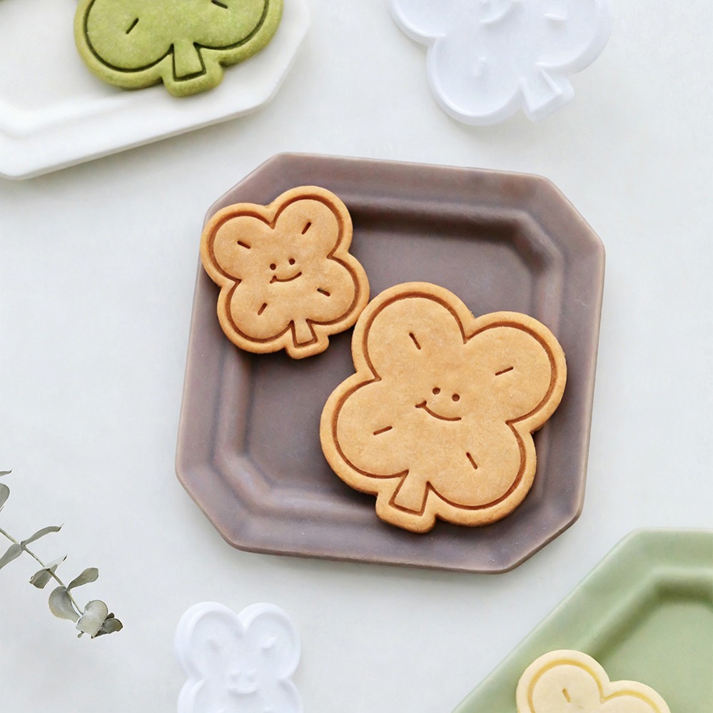 Lucky Four-Leaf Clover Cookie  - đánh giá và giá Kitchen Baking Items