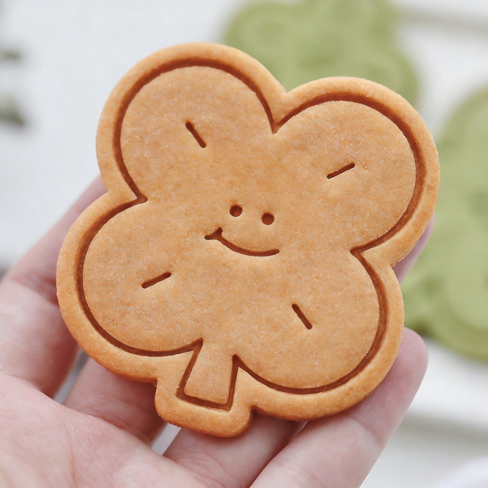 Lucky Four-Leaf Clover Cookie  - đánh giá và giá Kitchen Baking Items