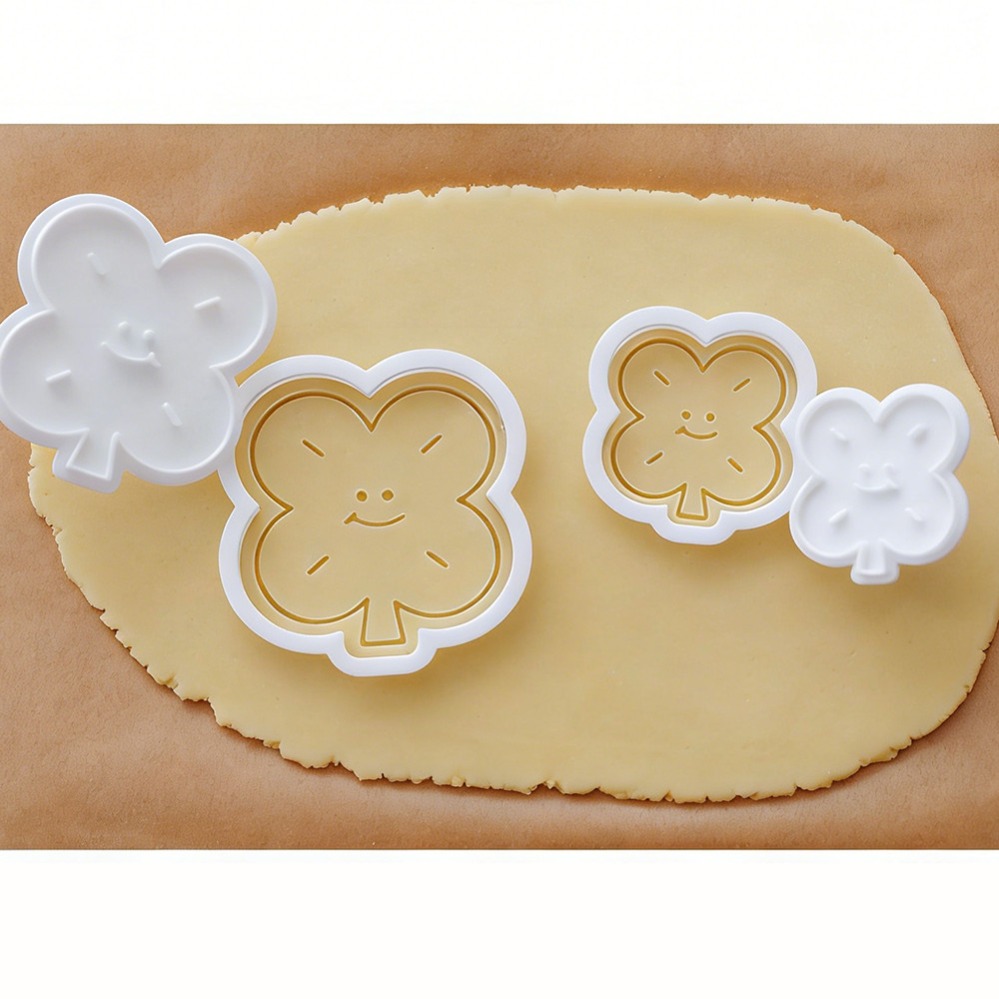 Lucky Four-Leaf Clover Cookie  - đánh giá và giá Kitchen Baking Items