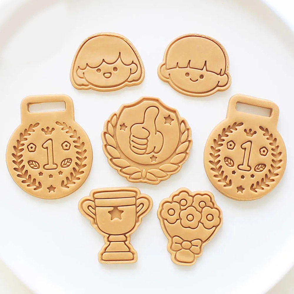 Medals Trophies Cookie Cutters - đánh giá và giá Kitchen Baking Items